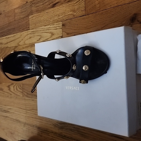 Versace Sandals - Picture 2 of 4